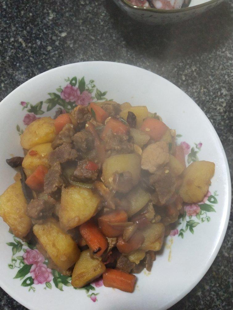 红烧牛肉土豆 （独家秘制）
