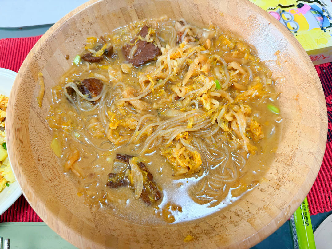 东北菜【排骨酸菜炖粉条】