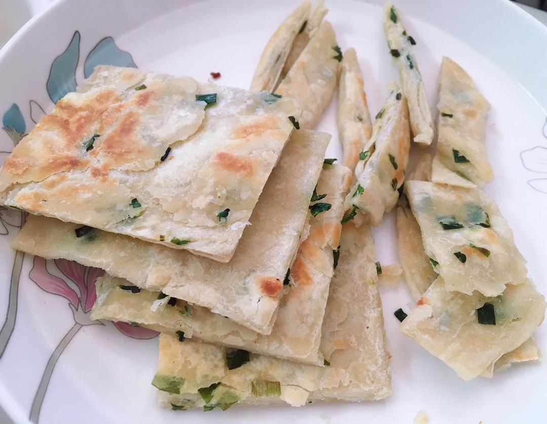 酥脆版葱油饼 看向往的生活也想吃葱油饼配香肠
