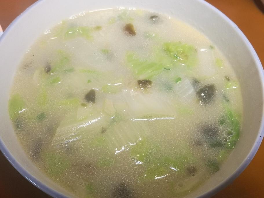 白菜万能汤（皮蛋版）