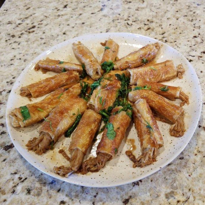 豆皮卷金针菇