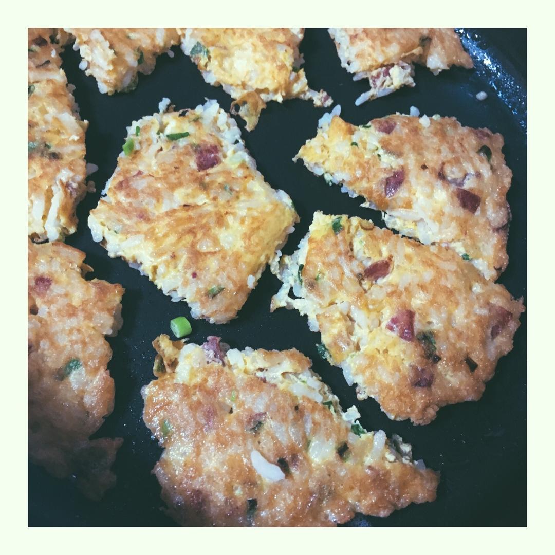 米饭蛋饼（剩米饭煎蛋饼）