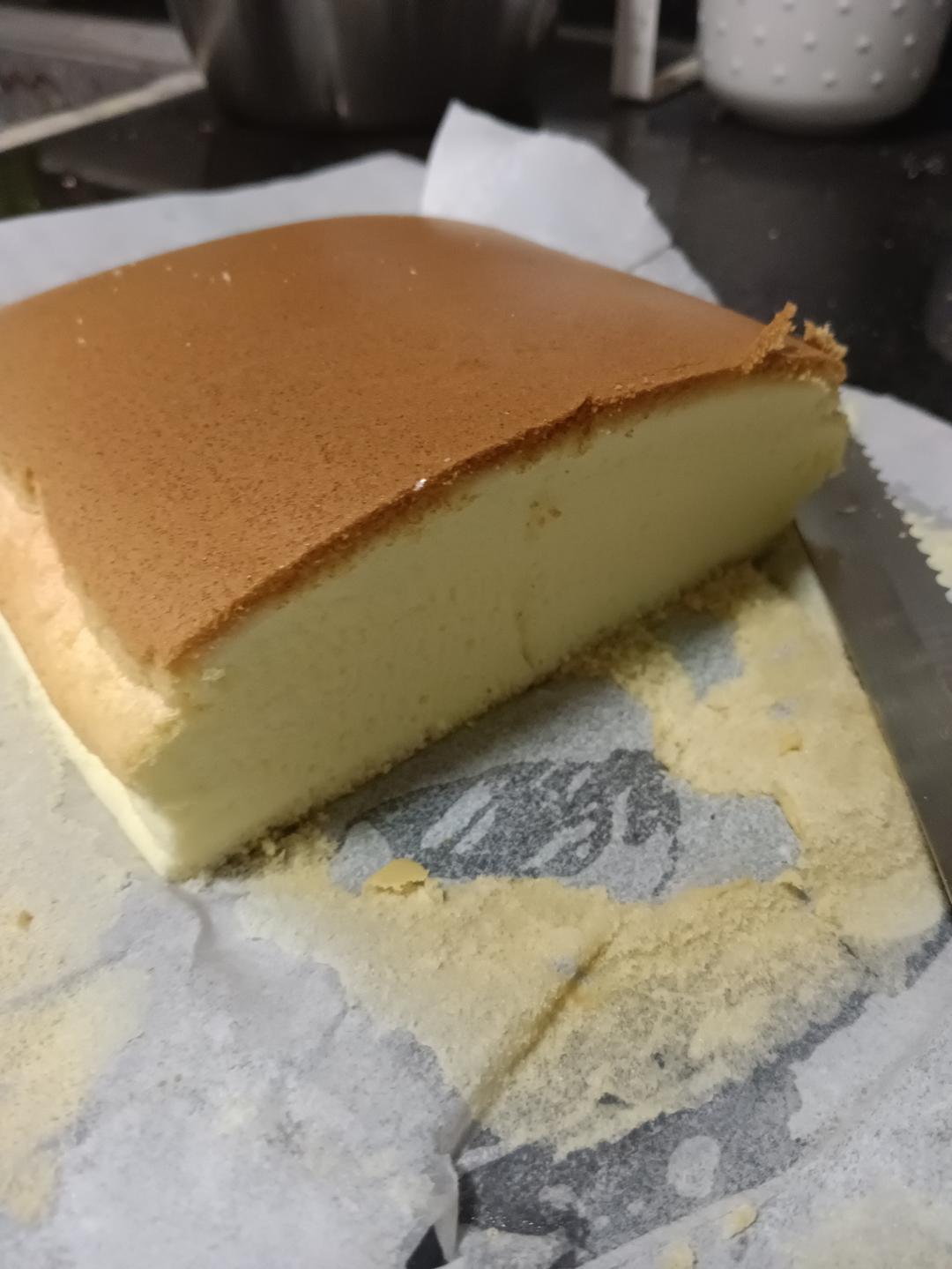 堪比柯基屁股
爆浆芝士🧀古早蛋糕
