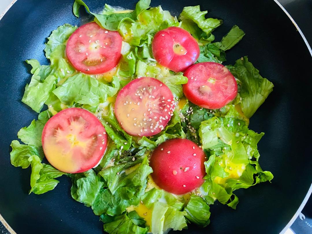 番茄生菜鸡蛋饼的做法