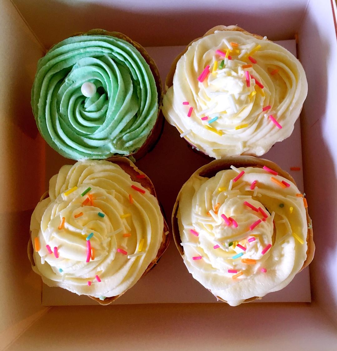 软绵绵戚风纸杯蛋糕