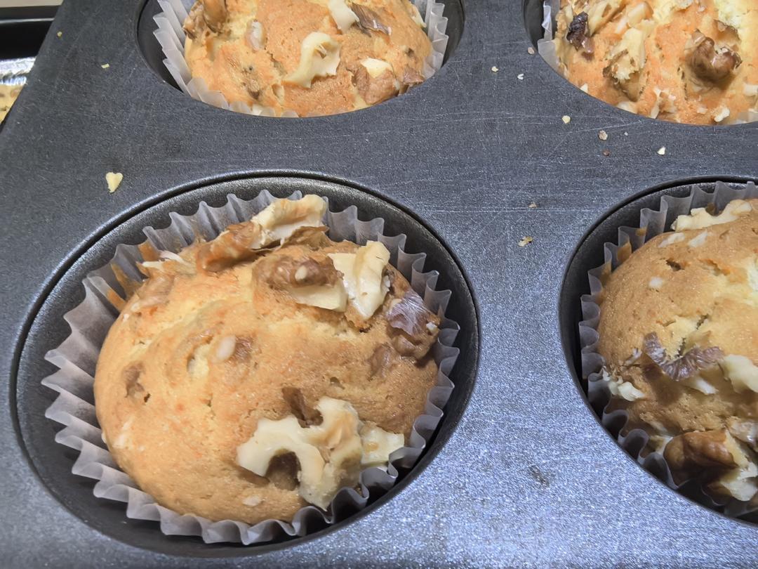 简简单单的香蕉核桃蛋糕（很香很香的咧）