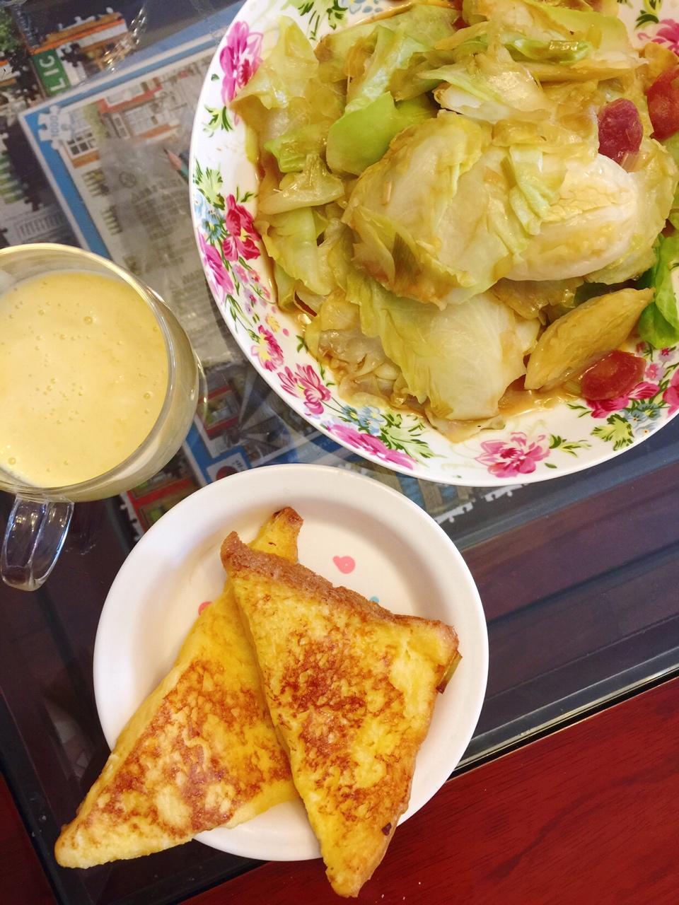 法式吐司配草莓酱