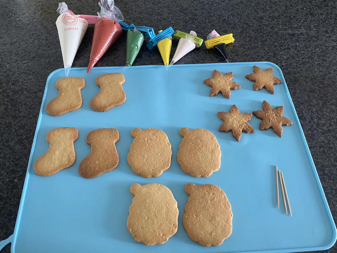 超简单！好吃又平整的糖霜饼干底的做法（附贴心小提示哦）