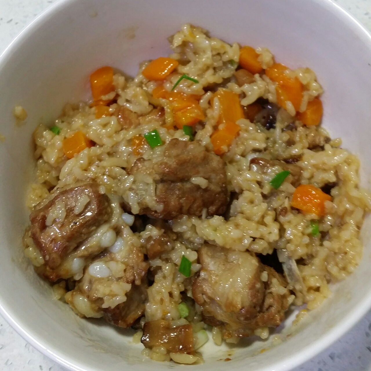 喷香排骨焖饭（爆好吃）