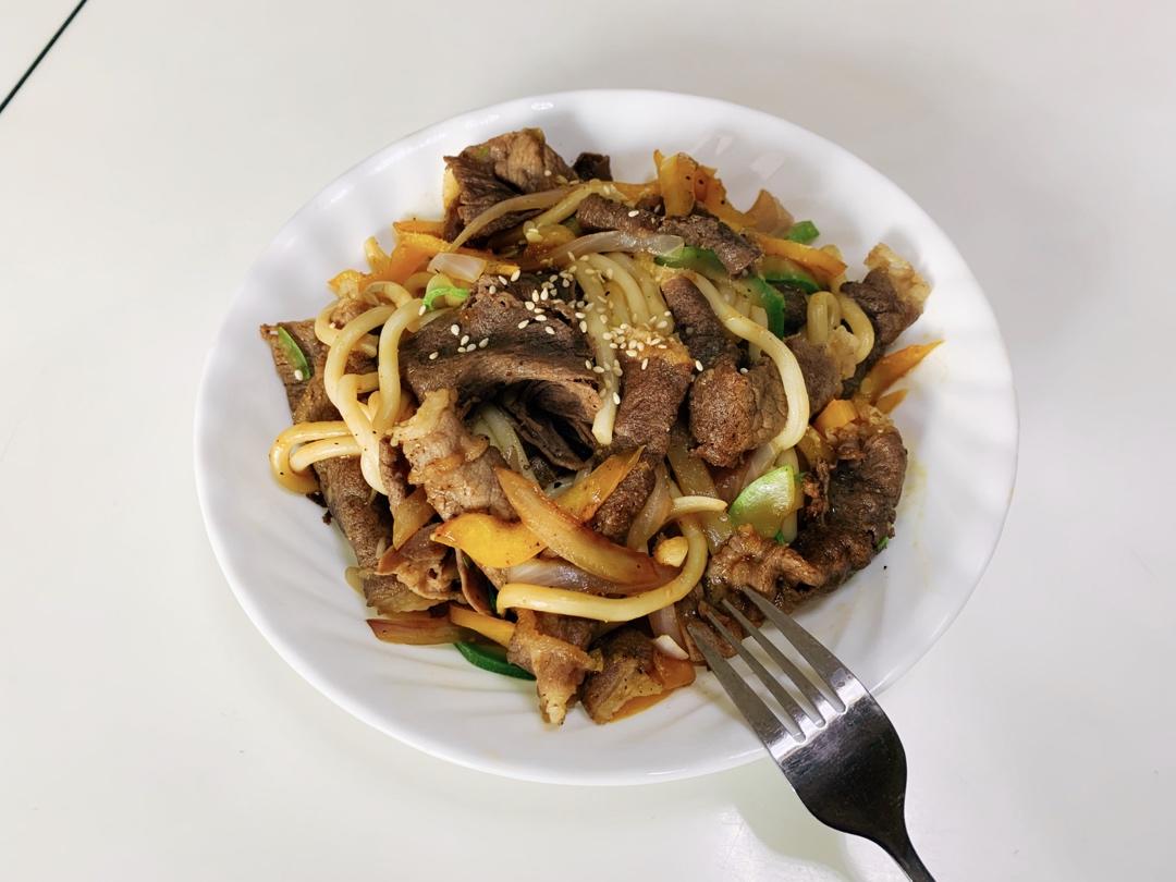 【日式牛肉炒乌冬面】