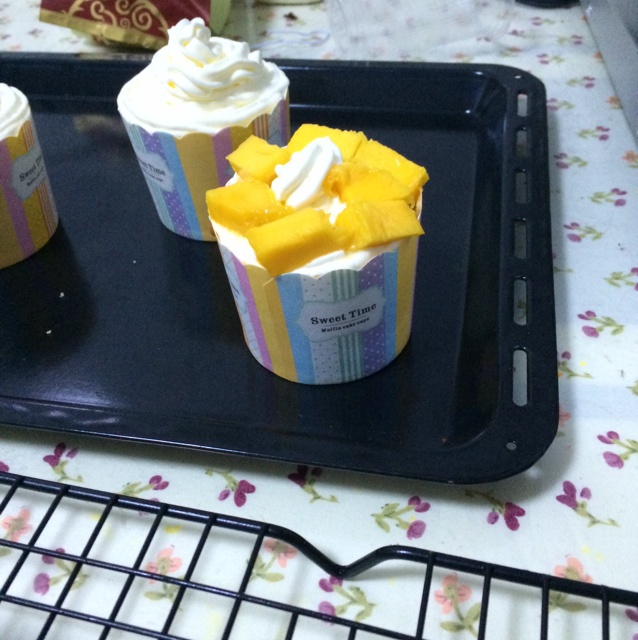 鲜奶油戚风杯子蛋糕（纸杯蛋糕）