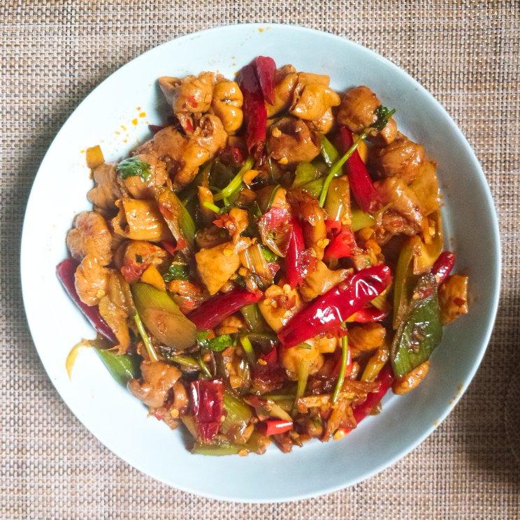 好吃到爆火爆肥肠