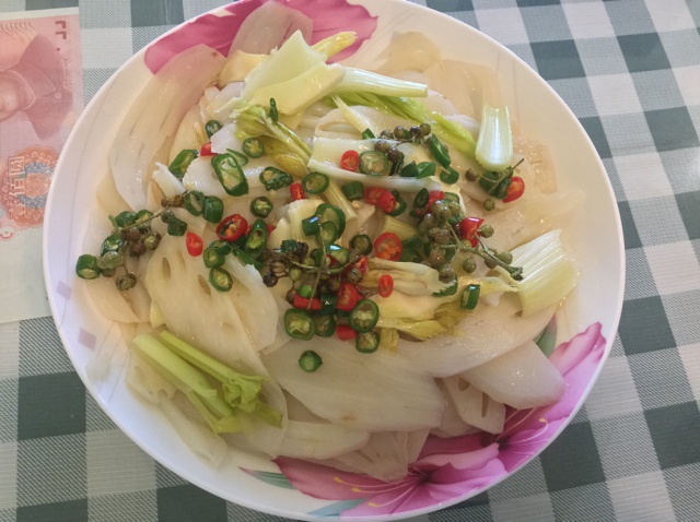 凉拌莲菜