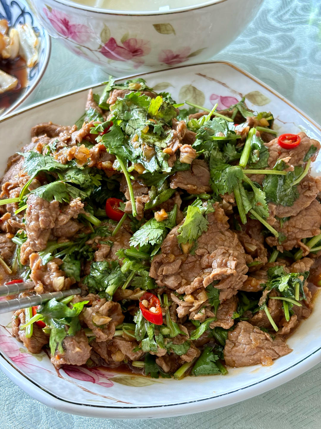 不用爆炒的香菜拌牛肉