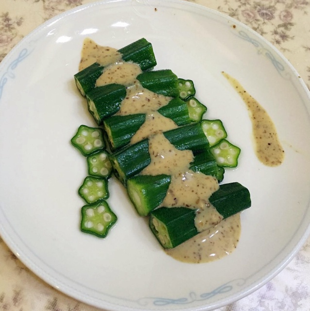 沙拉汁拌秋葵