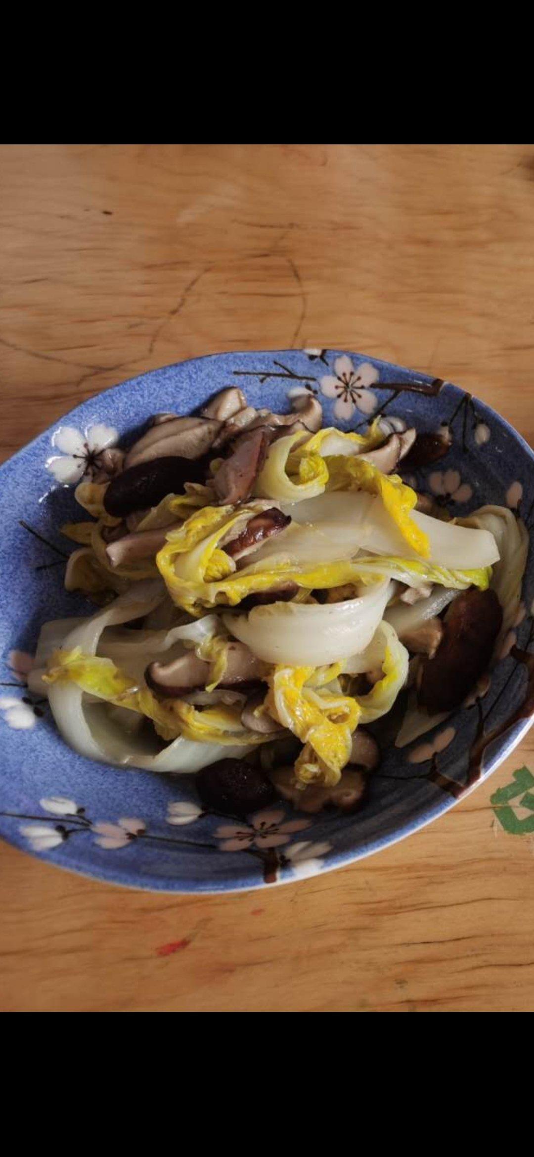 娃娃菜炒香菇