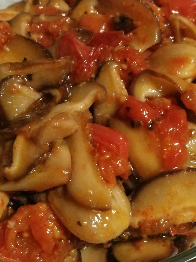 【小番茄烤蘑菇】