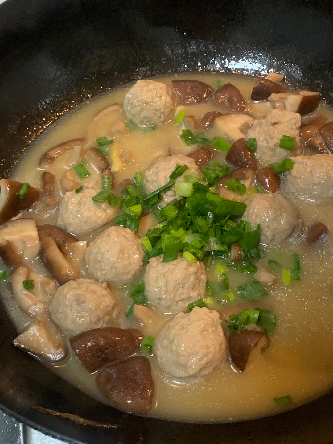 超低卡美味减肥餐-香菇白菜鸡肉丸子汤