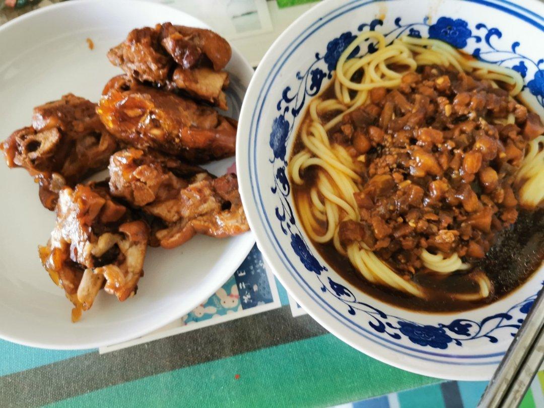 茄子肉丁打卤面