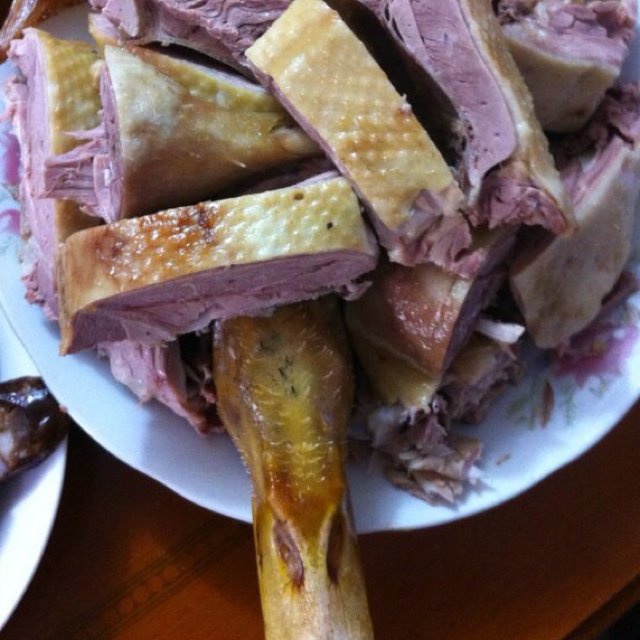 吃了奥利奥的猪做的白斩鸭腿