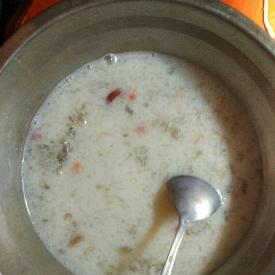 桃胶皂角米牛奶炖雪燕