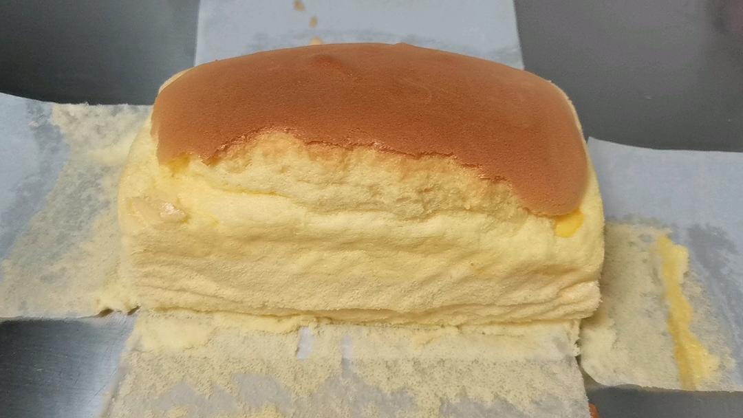 堪比柯基屁股
爆浆芝士🧀古早蛋糕