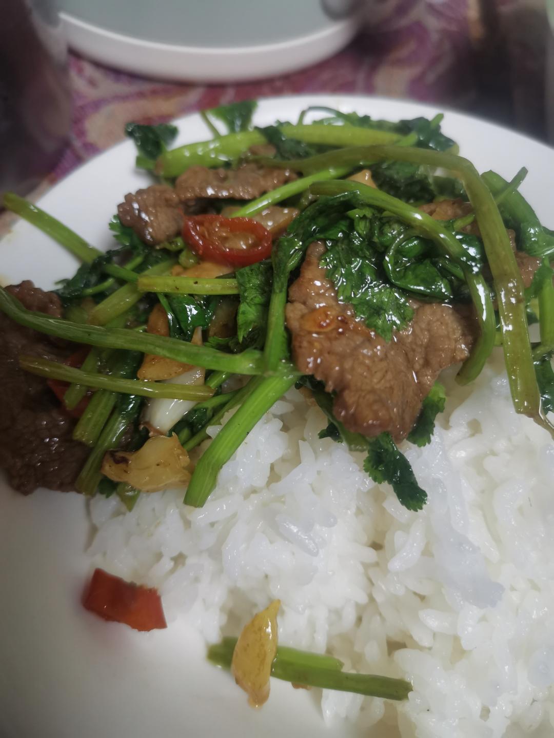 小炒黄牛肉，肉嫩味香！太好吃了简直是米饭杀手！