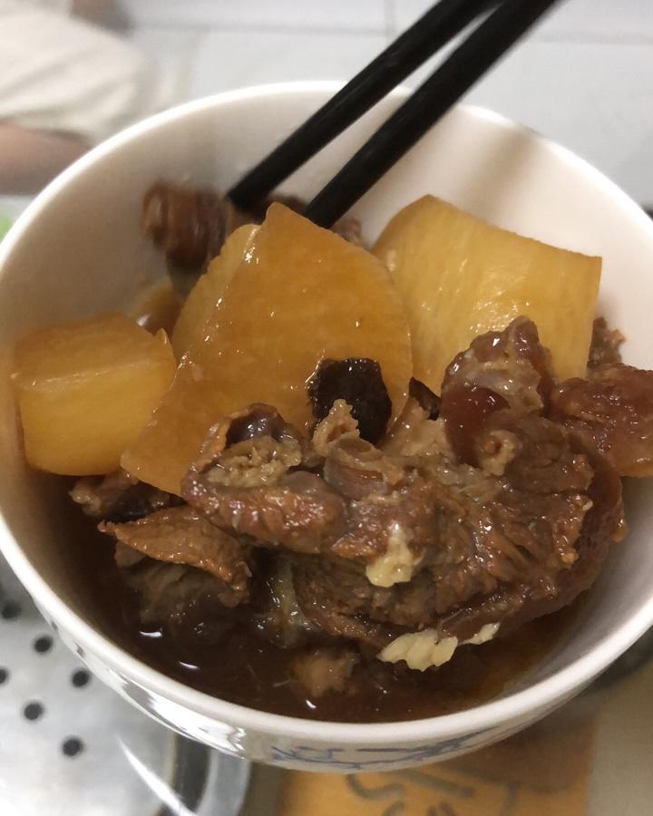 萝卜焖牛腩