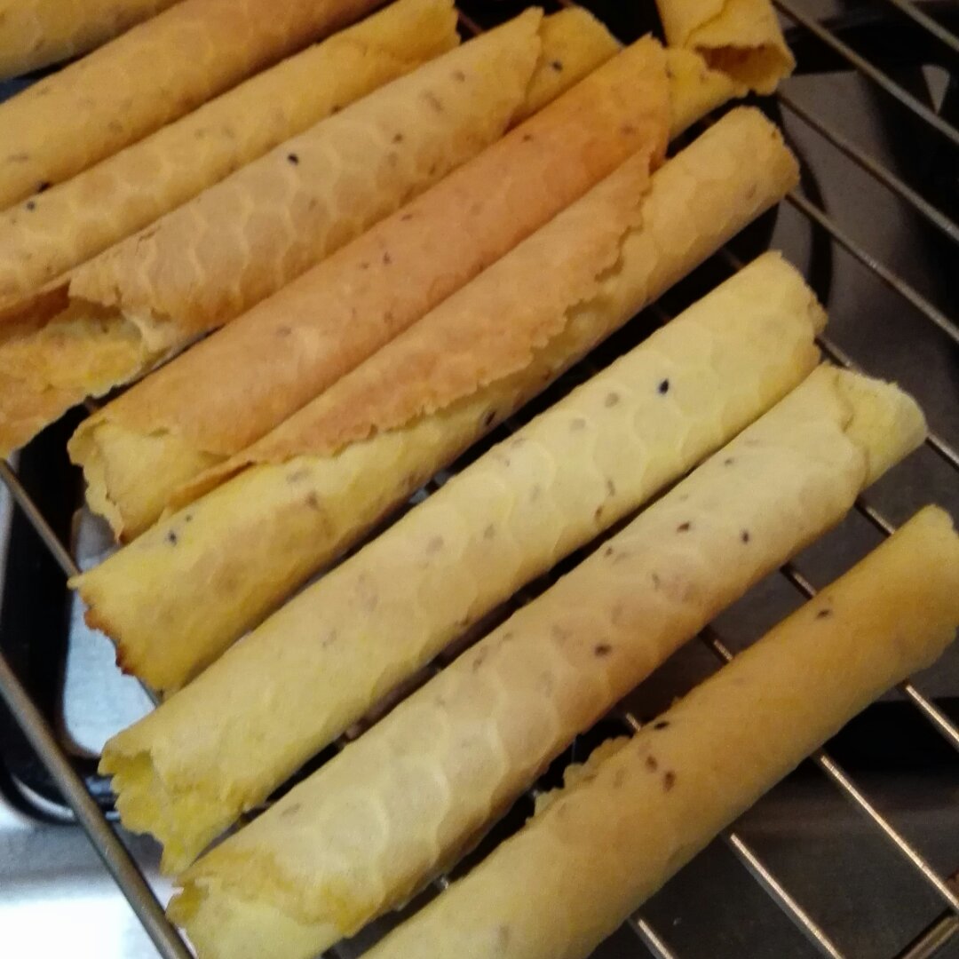 芝麻香酥蛋卷（视频食谱）