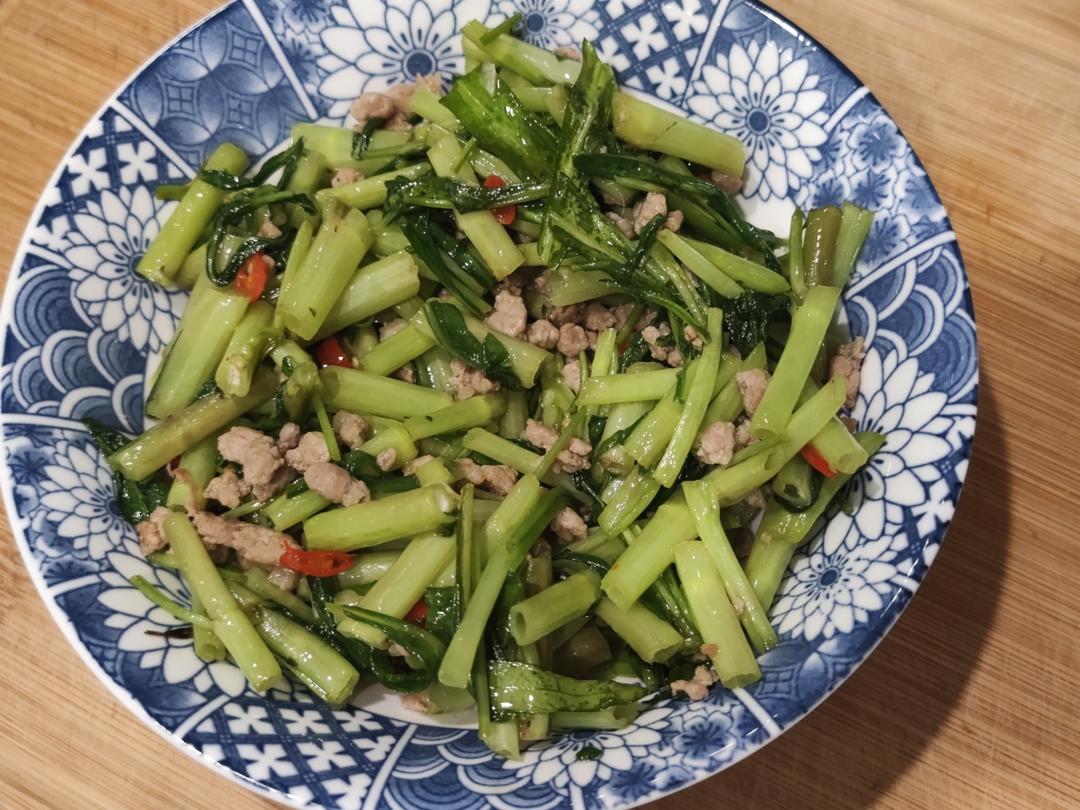 酸腌菜肉末空心菜梗
