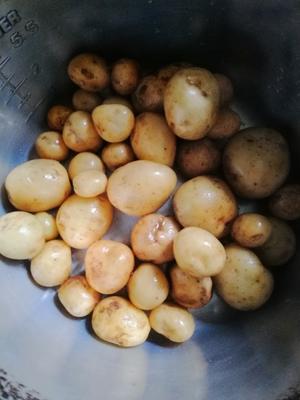 黄油香烤小土豆的做法 步骤1