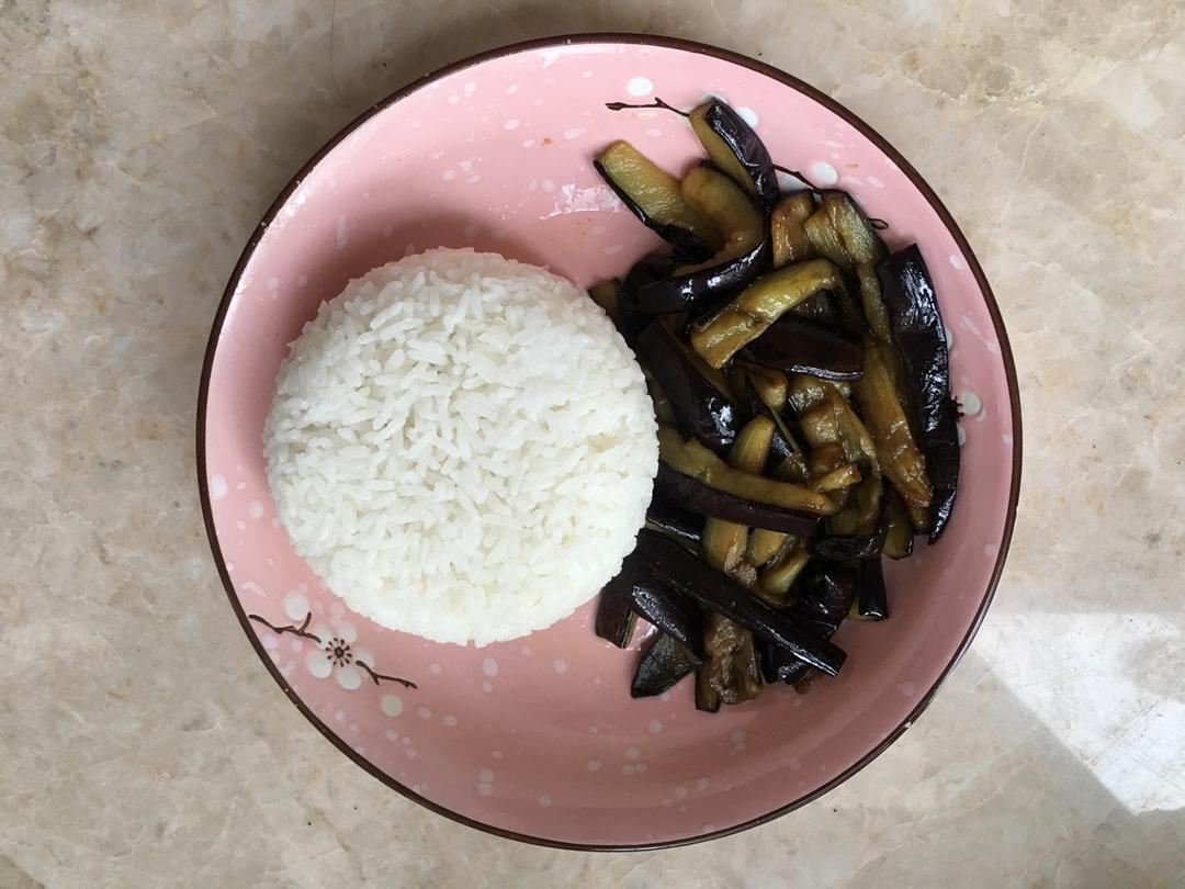 鱼香茄子是如此勾人，以至于连体重都不顾了！