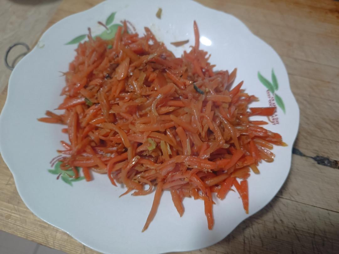 香炒胡萝卜丝（勾氏私房菜）