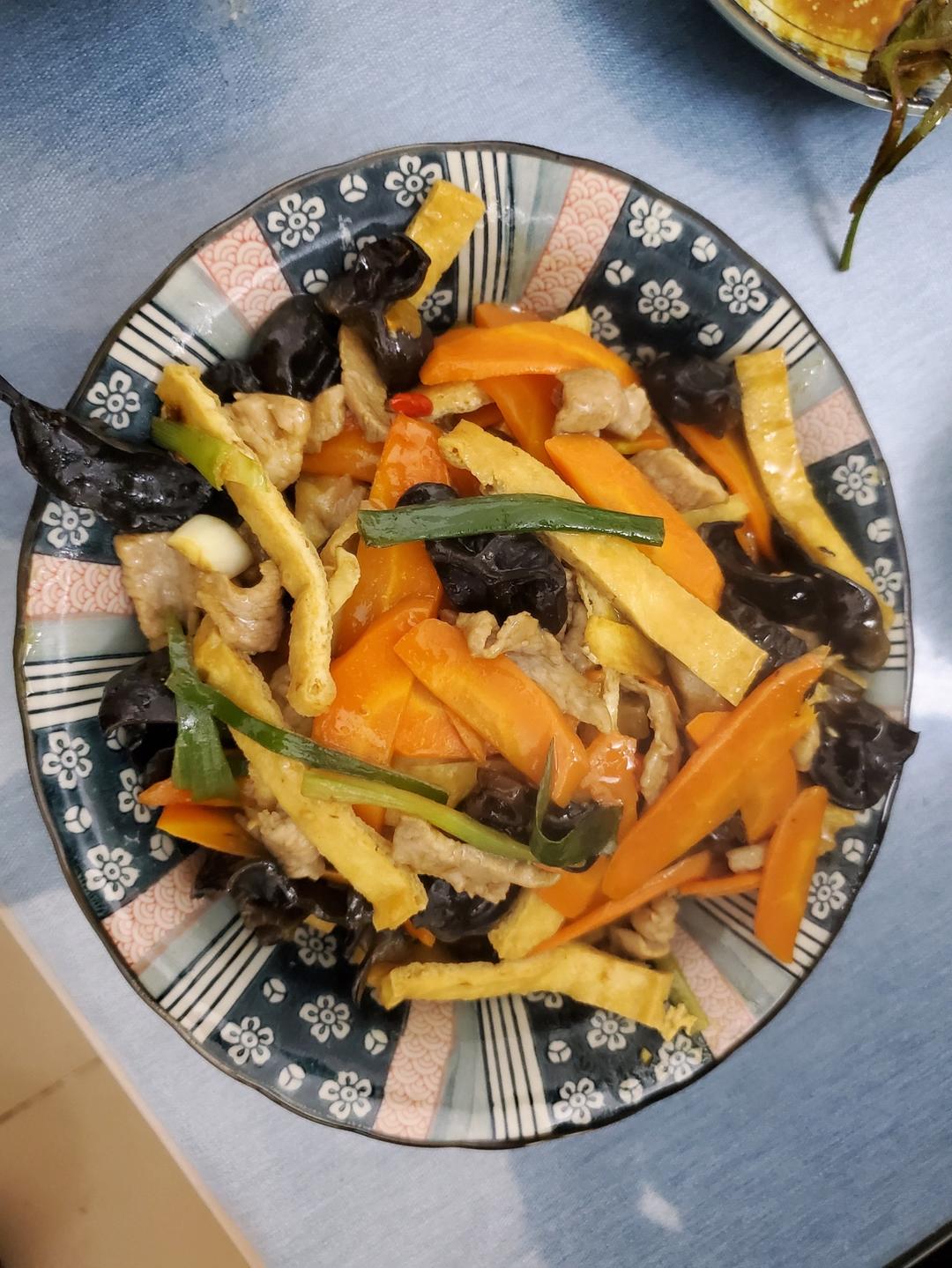 家常油豆腐炒肉