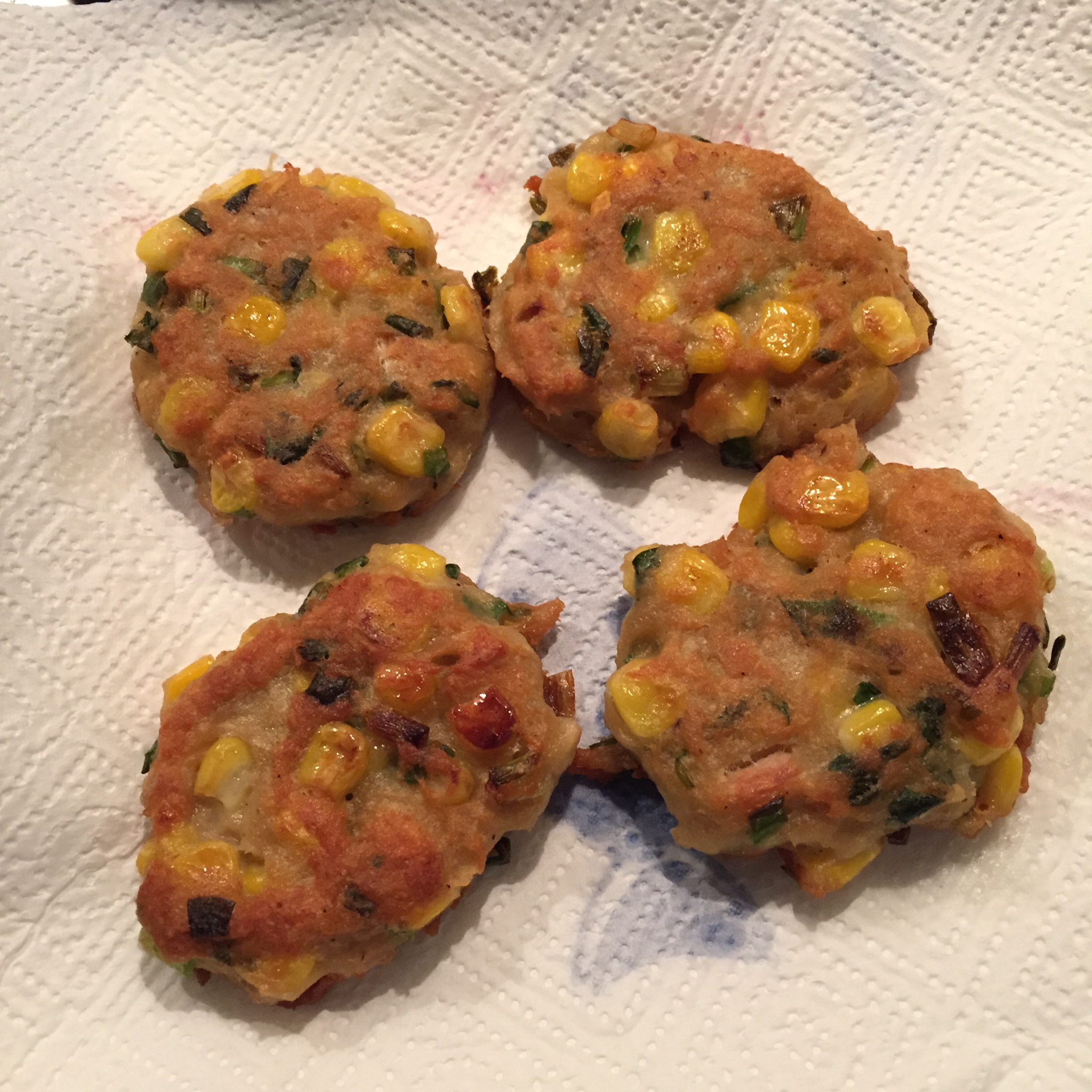 香煎三文鱼玉米饼 Salmon Pancake