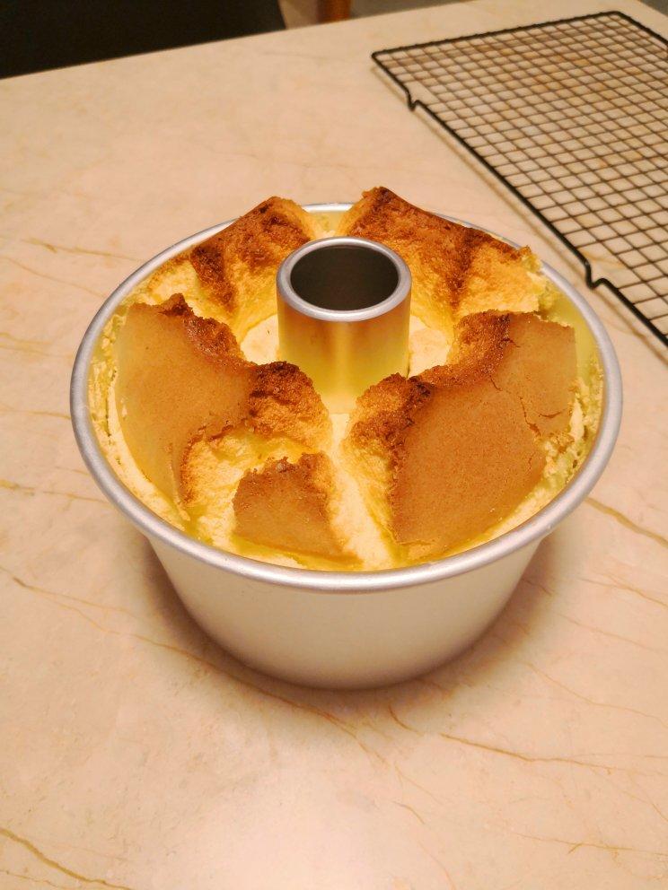 轻盈柔软的乳酪戚风蛋糕