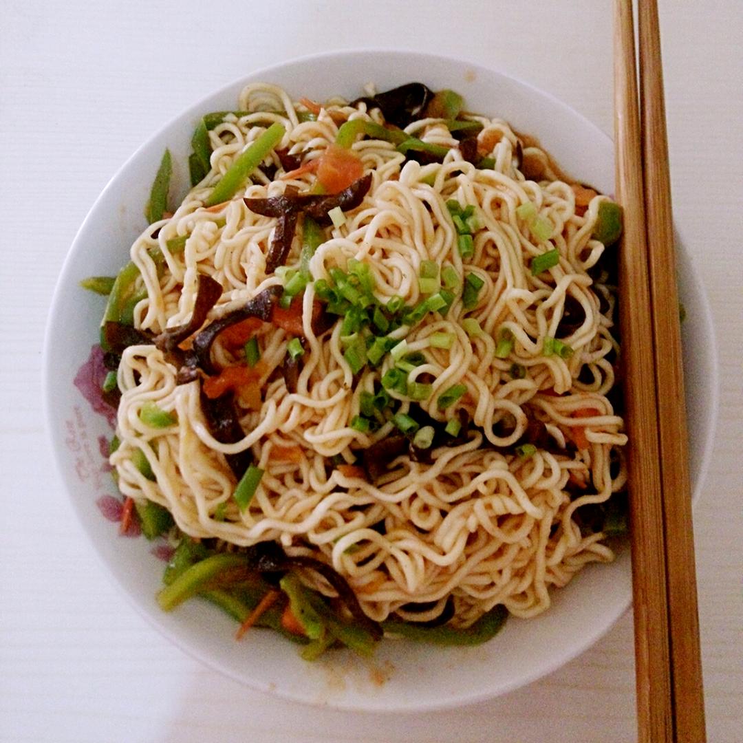 幸福面，幸福每一天~鲜蔬焖面·圆满素食