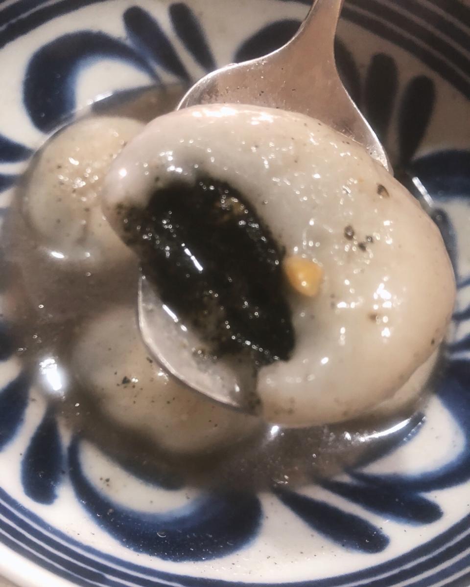 花生黑芝麻汤圆