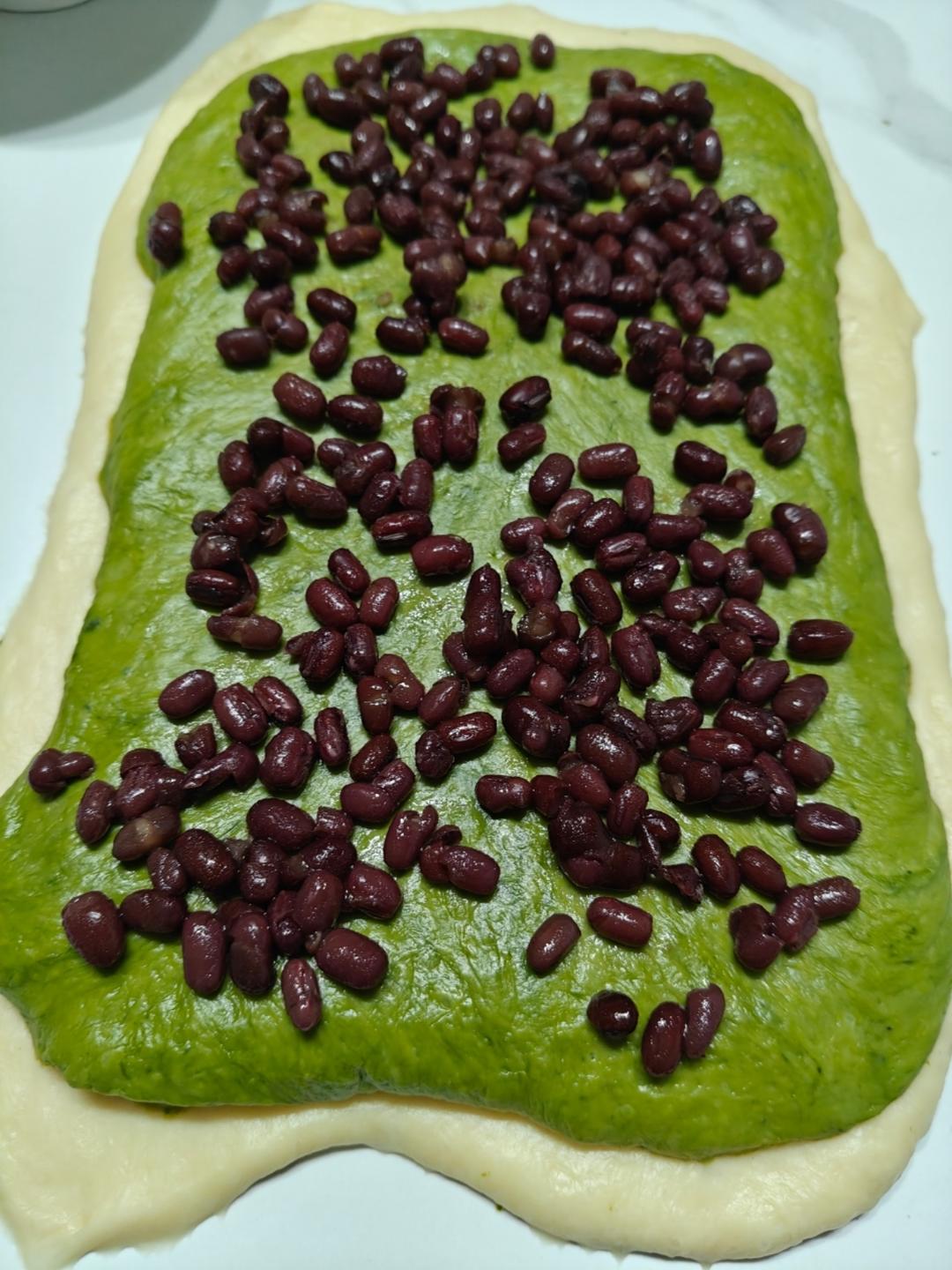 清香柔软的抹茶红豆吐司