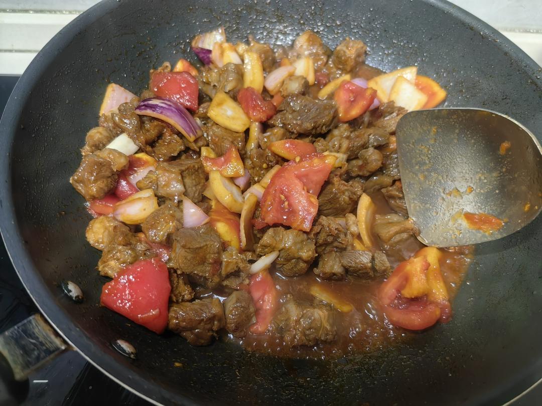 番茄土豆牛肉砂锅