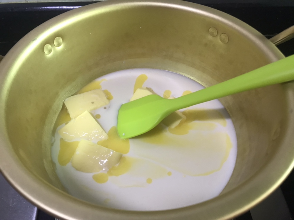 奶香片（旧吐司再制品）的做法 步骤1