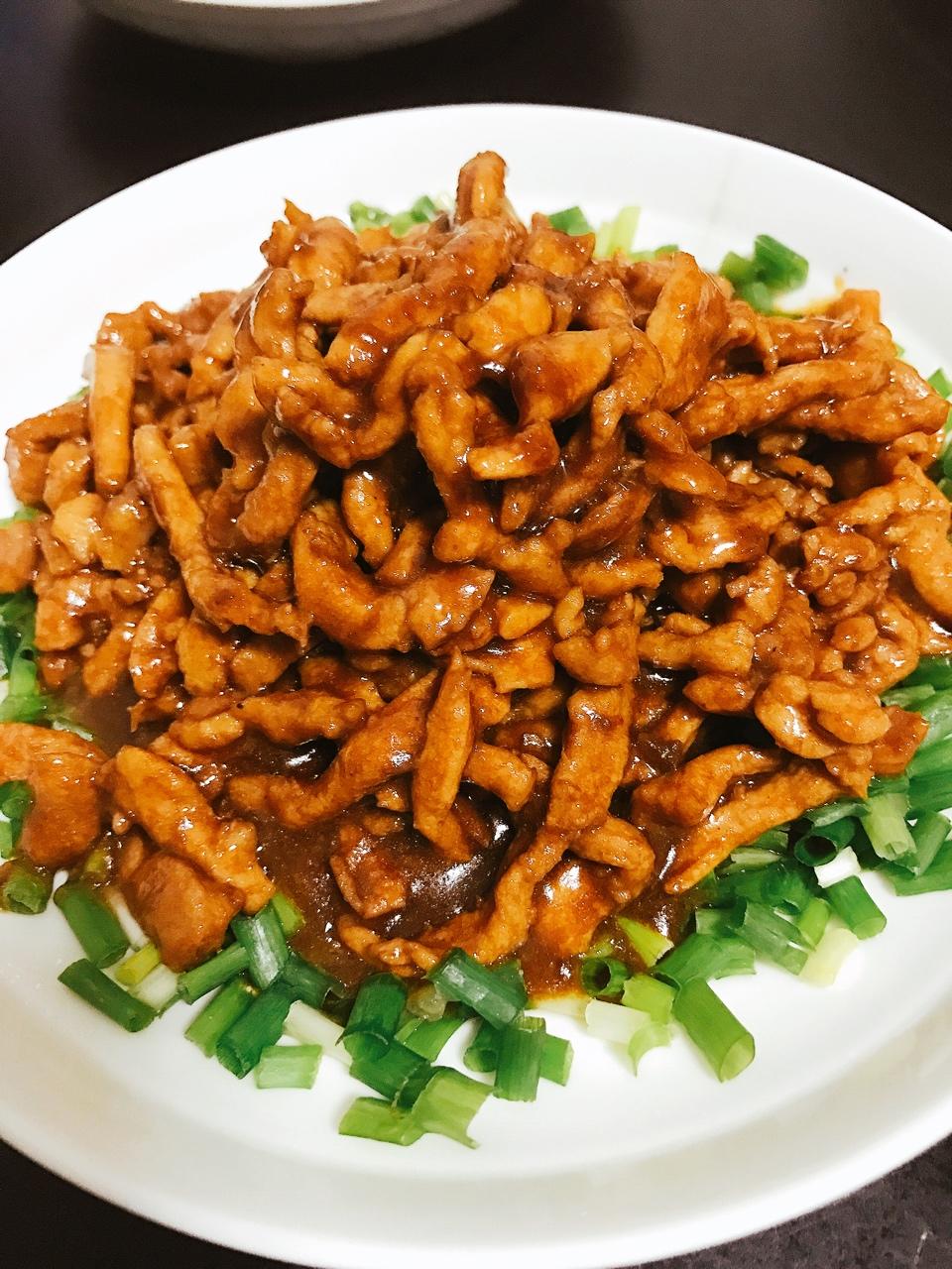 加油吧小丽做的京酱肉丝