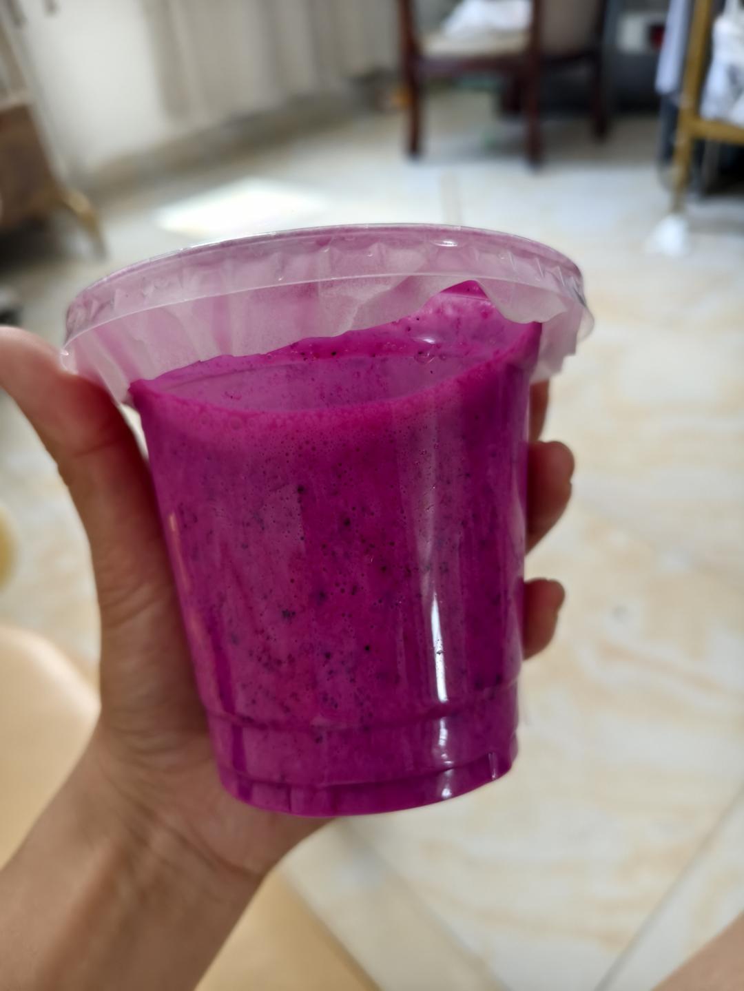 牛奶火龙果汁