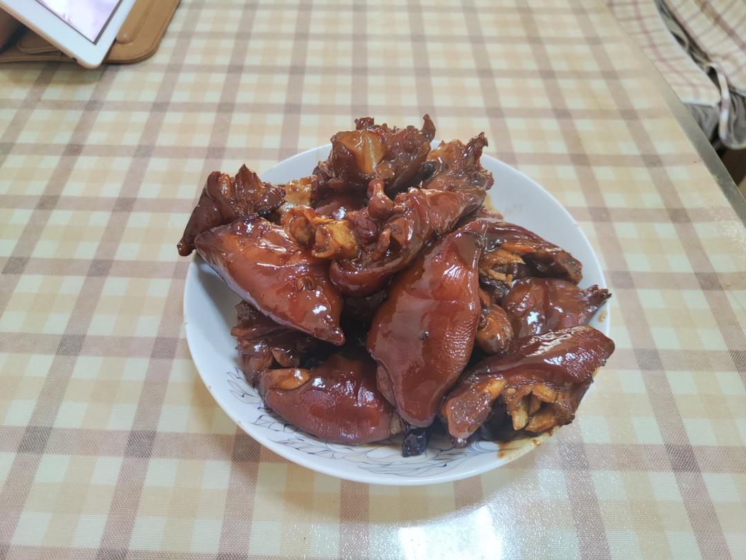 美味的家常菜：红烧猪蹄