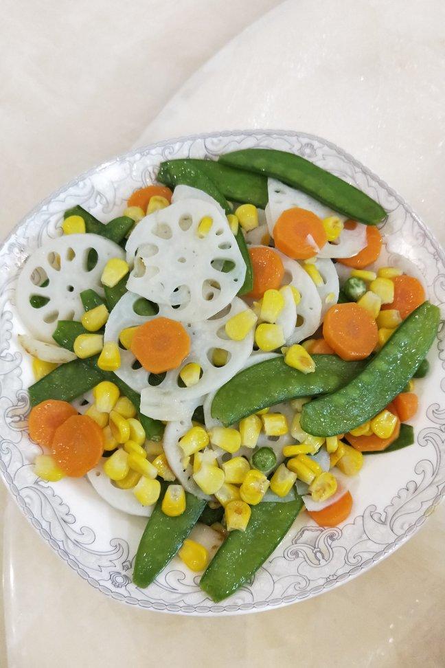 素菜也可以这么美—荷塘小炒