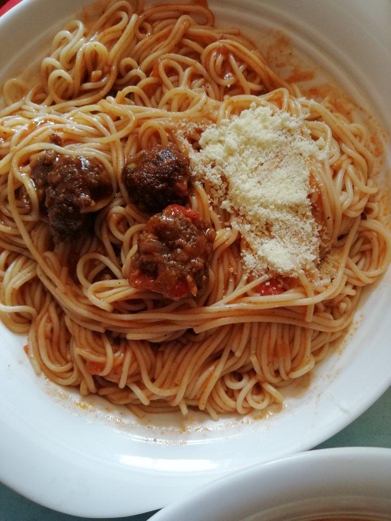红酱肉丸意大利面