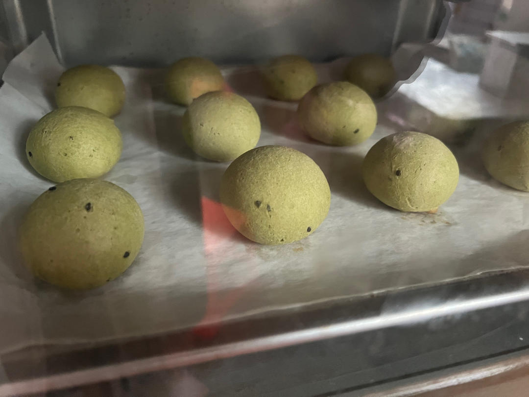 恐龙蛋:抹茶麻薯球