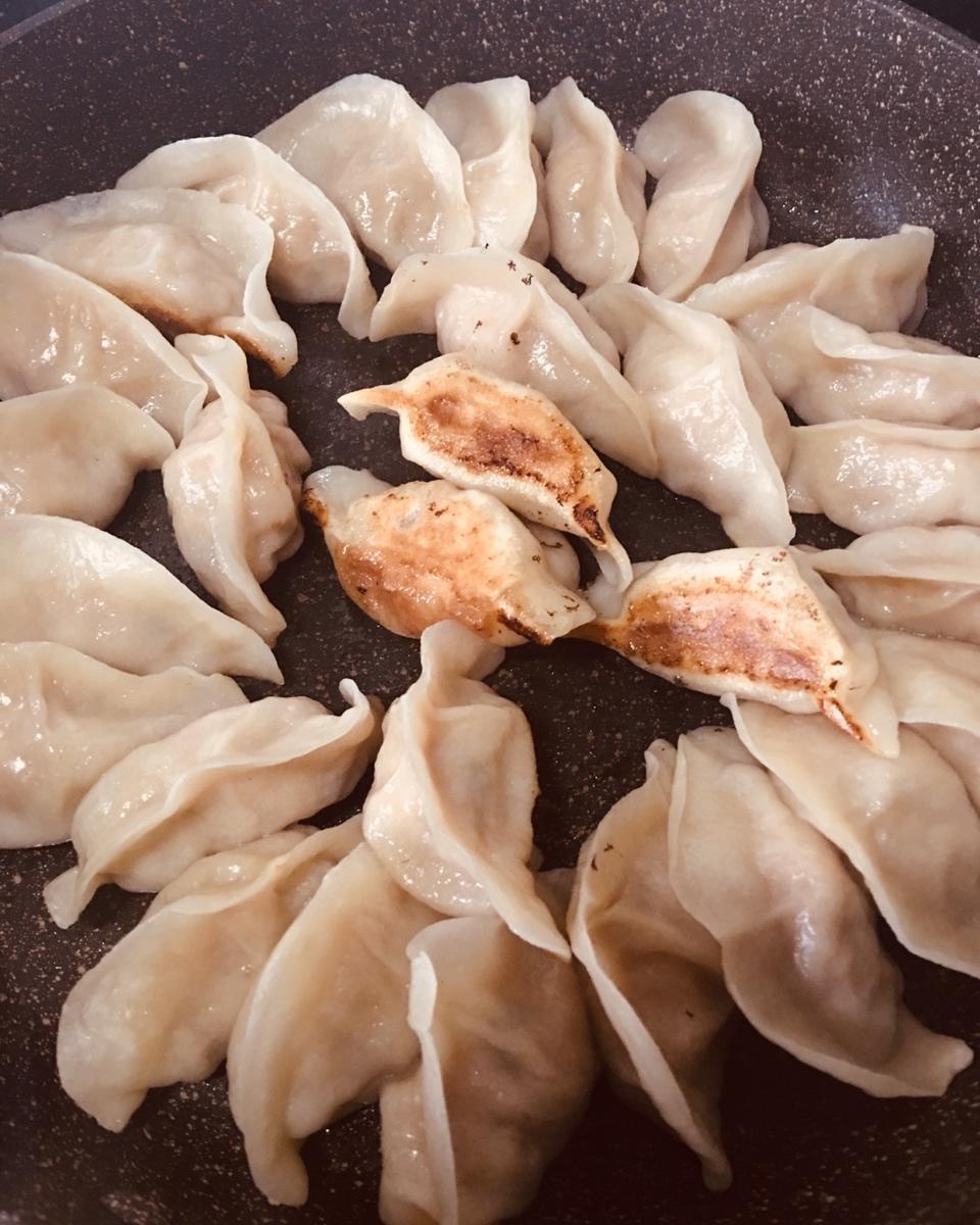 翡翠白玉白菜饺子详细版（附翡翠白玉白菜饺子包法，翡翠白玉饺子皮两种制法，面包机和面，翡翠白玉烧卖，各种馅料搭配）