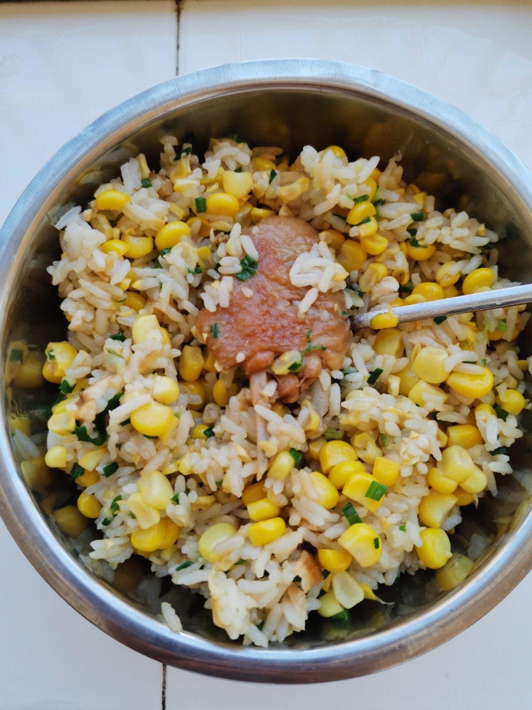 玉米胡萝卜火腿鸡蛋炒饭