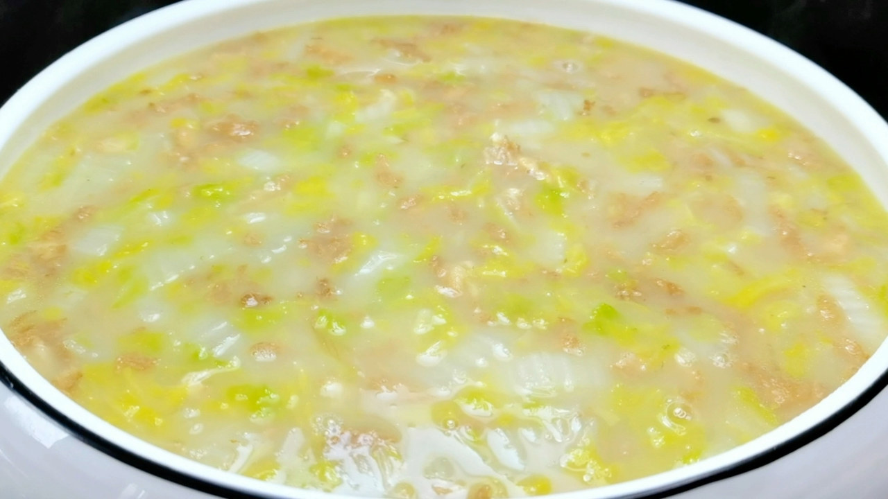 冬天做一锅烂糊白菜汤，暖心暖胃特别香的做法